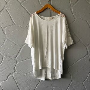 Chico’s Ivory Lace Accent Hi-Low Top | Size 2 (L/XL)